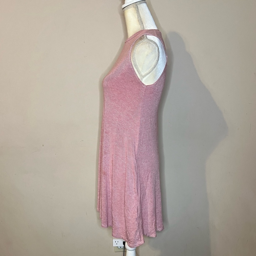 ⭐️ 3 For $15 Elan Sleeveless Dress - Picture 3 of 6